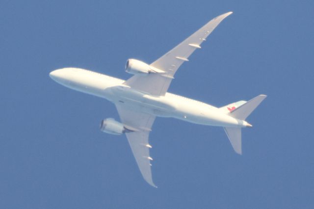 Boeing 787-8 (C-GHPU) - C-GHPU Boeing B-787-8 Air Canada AC866 de Montreal YUL vers London LHR Altitude 5429 Mètres Vitesse 746 Km/H Survolant le fleuve St-Laurent QC. à Lavaltrie Le 28-07-2024 à 19:13.