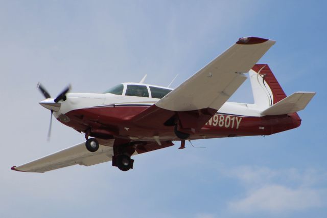 Mooney M-20 (N9801Y)