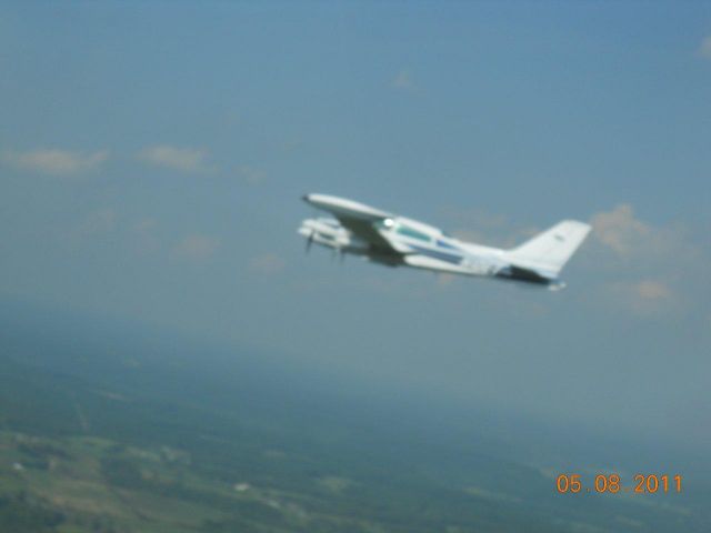 Cessna 310 (N10ET)