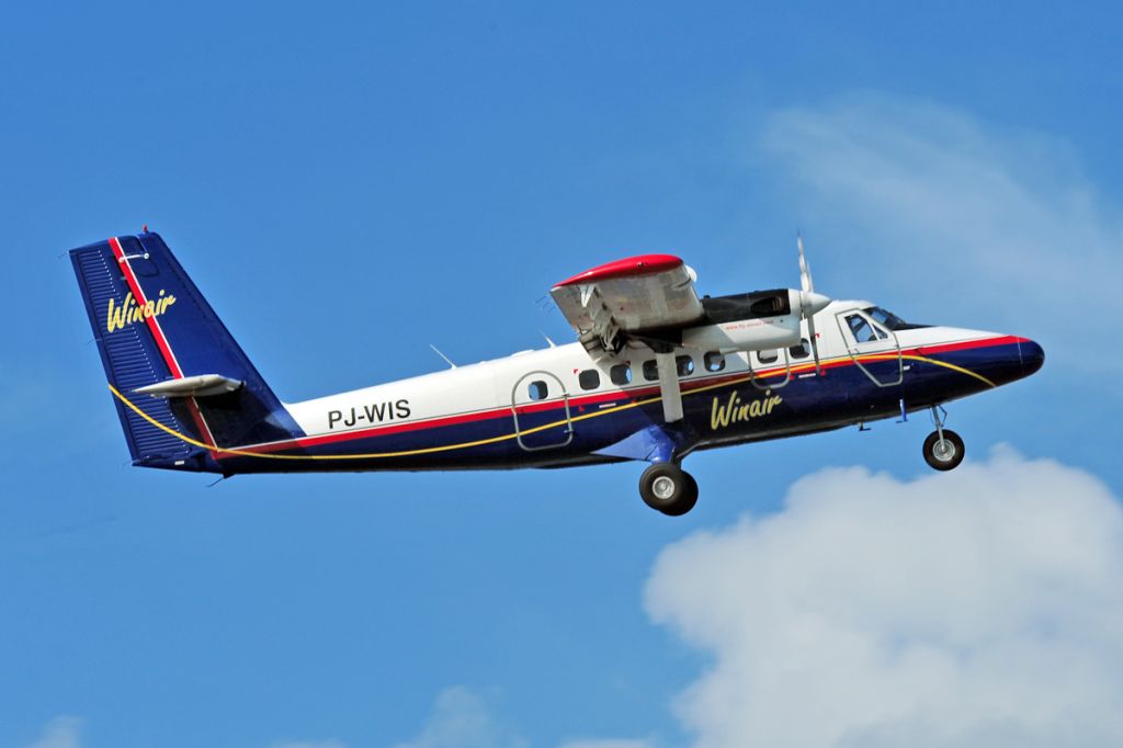 De Havilland Canada Twin Otter (PJ-WIS) - Sierra departs for St. Bart's