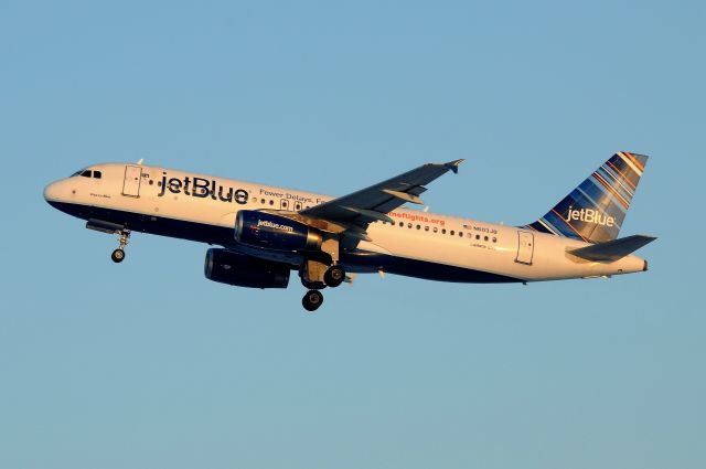 Airbus A320 (N603JB) - Early morning departure off of 22-L