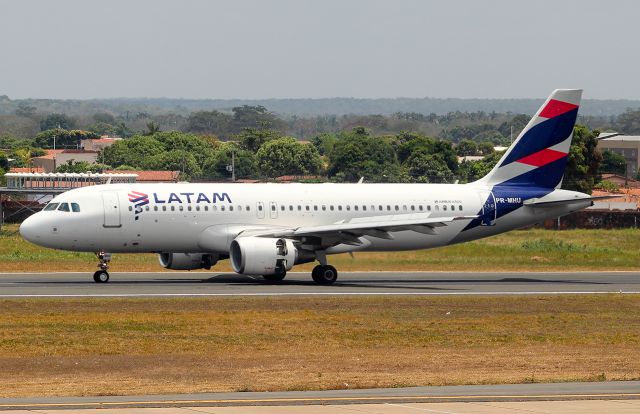 Airbus A320 (PR-MHU)