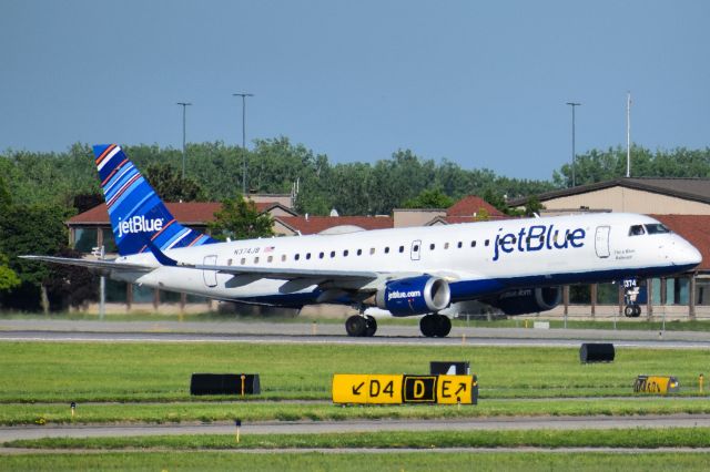 Embraer ERJ-190 (N374JB) - B62601 departing Buffalo (BUF) for New York City (JFK)br /"I'm A Blue Believer" / Barcode Tailfin