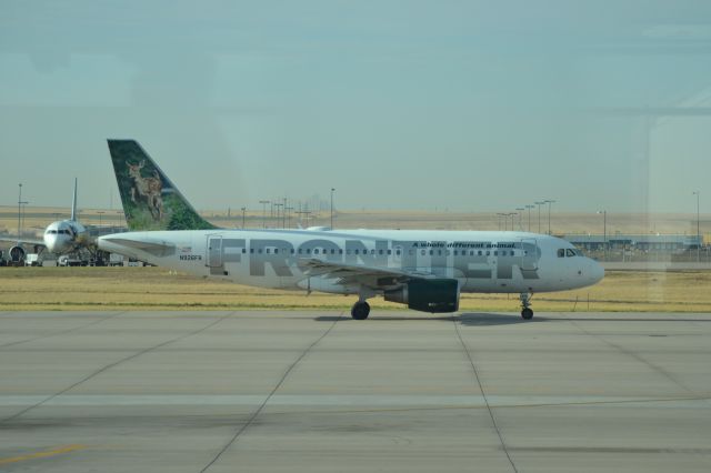 Airbus A319 (N926FR) - Taxiing to runway at DEN