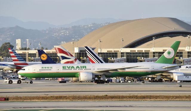 BOEING 777-300 (B-16717) - EVA Air taxiing at LAX