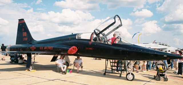 Northrop T-38 Talon (66-4332) - T-38A Talon, USAF s/n 66-4332, c/n N.5908, from the 9th Reconnaissance Wing, Beale AFB, photographed at the Barksdale AFB Airshow in 2005.