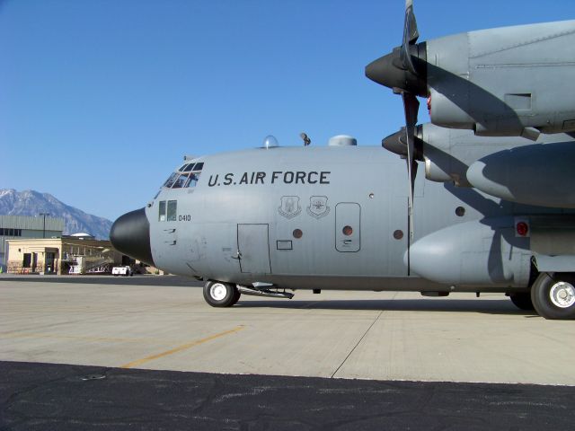 Lockheed C-130 Hercules —