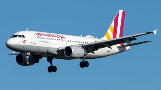 Airbus A319 (D-AKNP)
