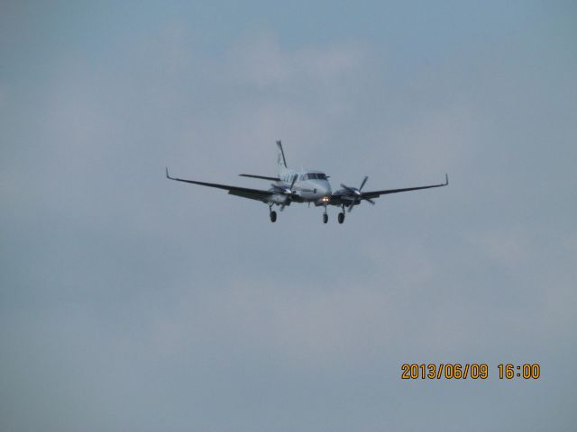 Beechcraft King Air 90 (G-MOSJ)