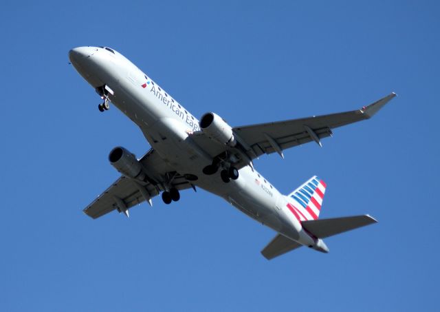 Embraer 170/175 (N202NN) - Operating as AMERICAN EAGLE, Arrival Landing 30L from KLAX (Compass 5966)   10-20-2015