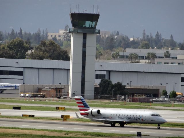 Canadair Regional Jet CRJ-200 (N492SW) - N492SW SkyWest Airlines Canadair CRJ-100 br /17.9 yearsbr /23-Mar-2015 CRJ Los Angeles Intl (KLAX) San Jose Intl (KSJC) 10:09 PDT 11:03 PDT 0:54