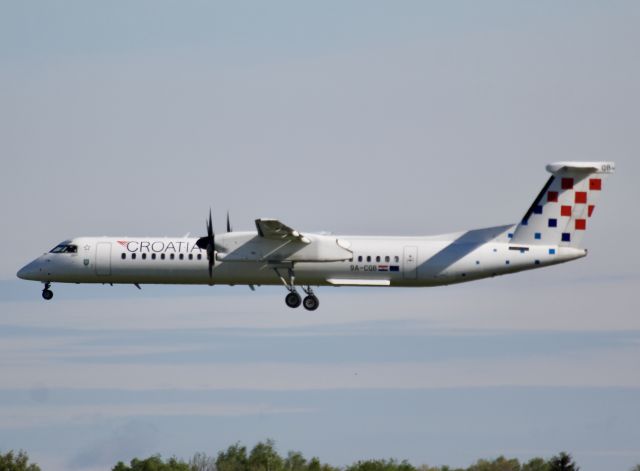 de Havilland Dash 8-400 (9A-CQB)