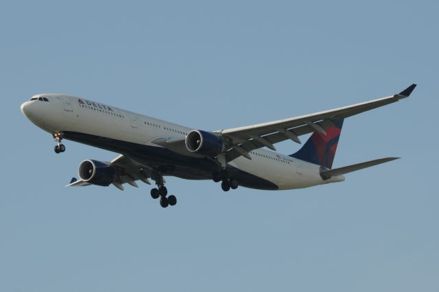 Airbus A330-300 (N820NW)