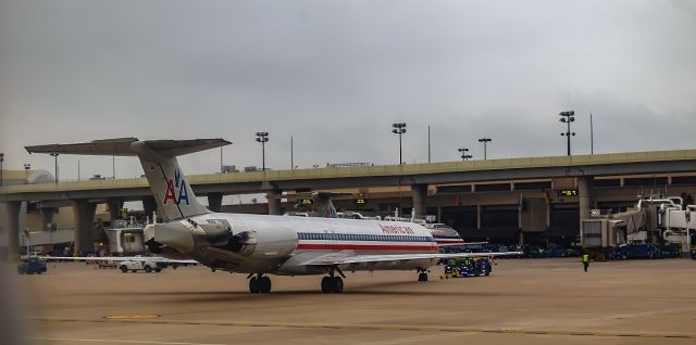 McDonnell Douglas MD-80 (N9617R) - DFW is the maddog capitol if one may call it