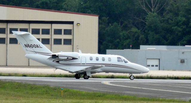 Cessna Citation CJ1 (N600AL) - On the departing runway is this 2000 Cessna Citation 525 in the Summer of 2020.