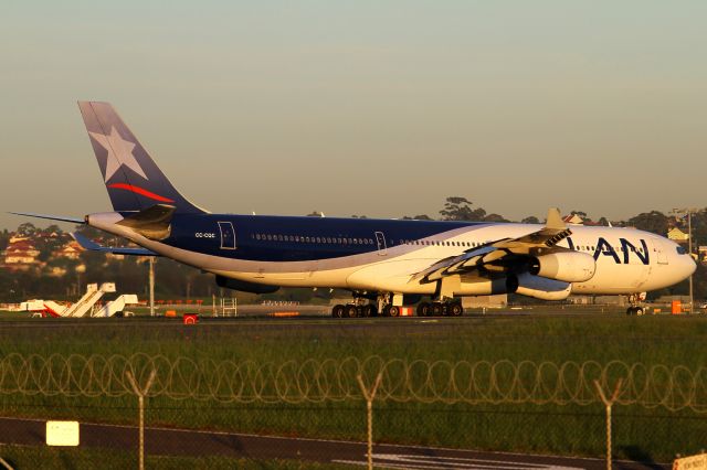 Airbus A340-300 (CC-CQC)