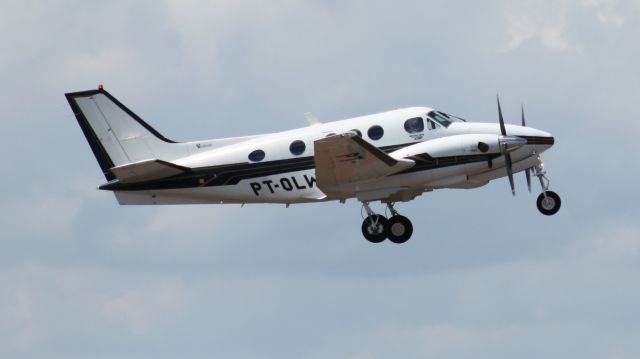 Beechcraft King Air 90 (PT-OLW)