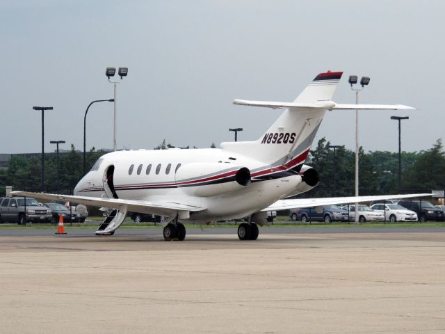 Hawker 800 (N892QS) - A very good business jet. Stand up cabin.