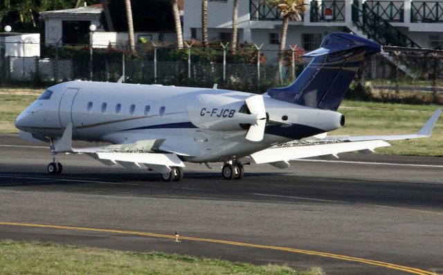 Bombardier Challenger 300 (C-FJCB)