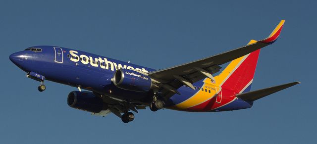 Boeing 737-700 (N7706A)