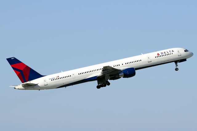 BOEING 757-300 (N591NW)