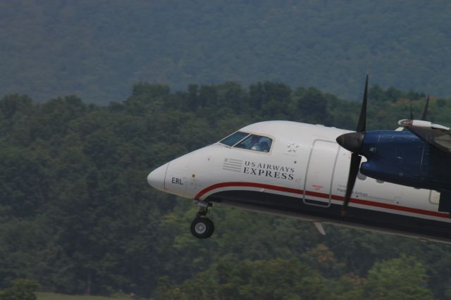 de Havilland Dash 8-100 (N839EX)