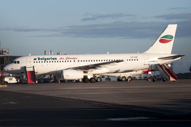 Airbus A320 (LZ-LAC)