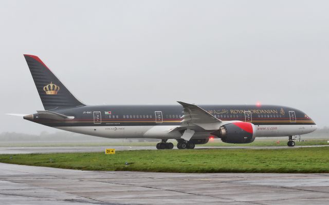 Boeing 787-8 (JY-BAC) - royal jordanian b787-8 dreamliner jy-bac dep shannon for amman after diverting in from chicago earlier 7/10/17.