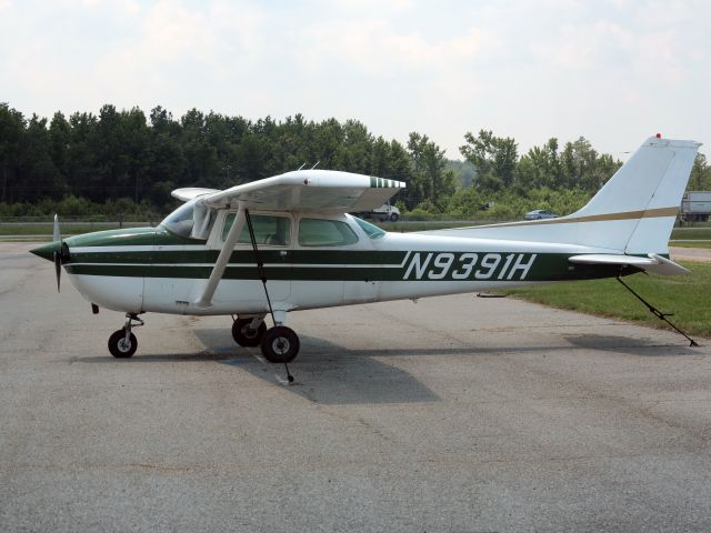 Cessna Skylane (N9391H)