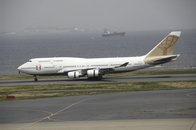 Boeing 747-400 (N322SG) - Landing at Haneda Intl Airport Rwy34R on 2012/04/10 "VIP Flight"