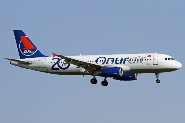 Airbus A320 (TC-OBP)