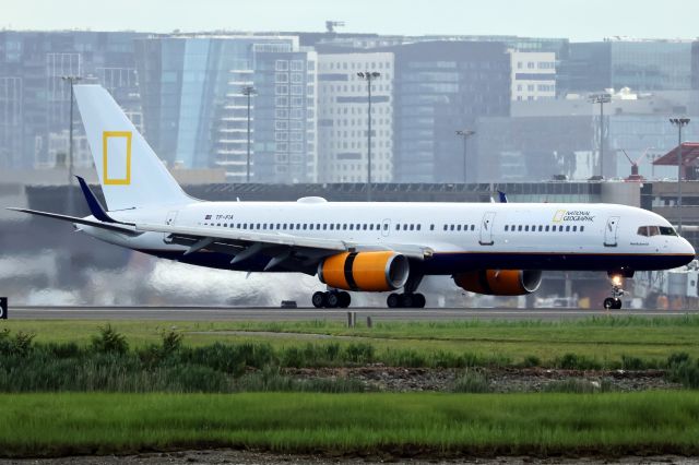 Boeing 757-200 (TF-FIA) - Now wearing National Geographic titles. 