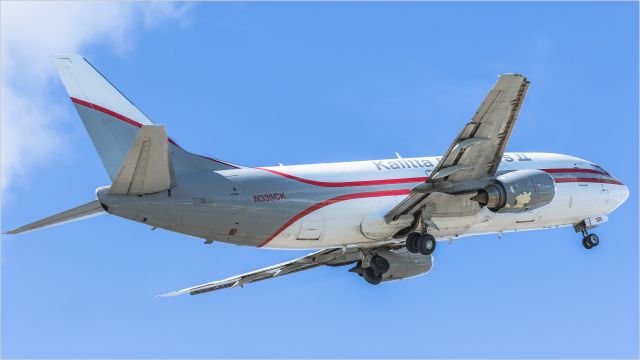 BOEING 737-300 (N335CK)