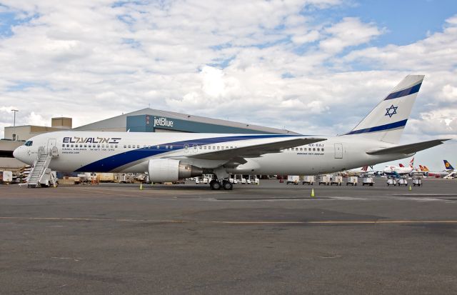 BOEING 767-300 (4X-EAJ) - BAT YAM