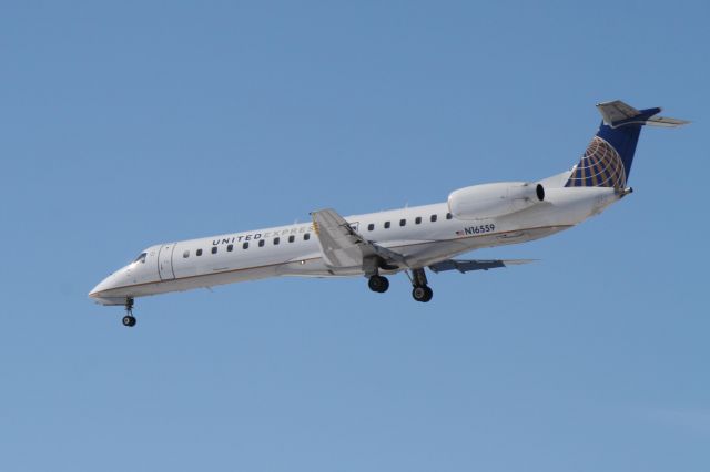 Embraer ERJ-135 (N16559) - Arriving on runway 24R