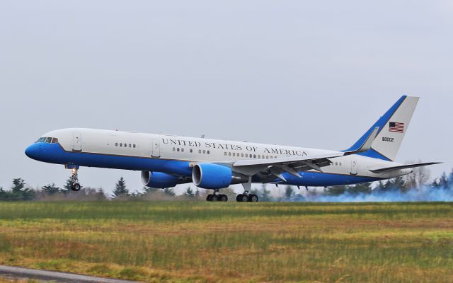 98-0002 — - sam532 usaf c-32a 98-0002 landing at shannon 10/2/17.