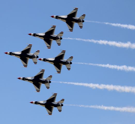 Lockheed F-16 Fighting Falcon (92-3880)