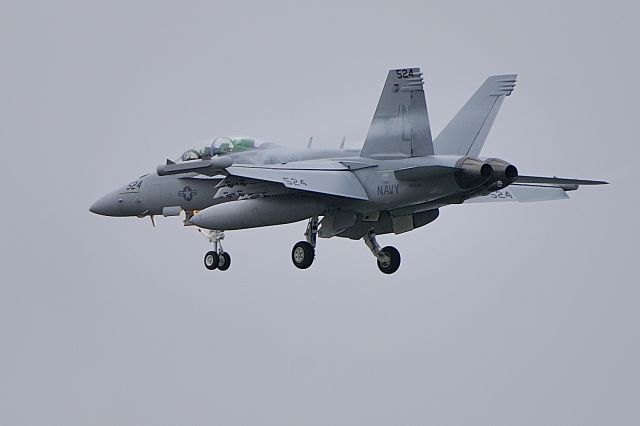 16-6944 — - Final approach to NAS Whidbey