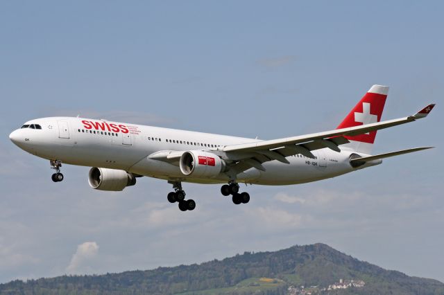 Airbus A330-200 (HB-IQK)