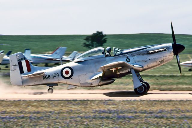 Saab 340 (VH-BOB) - COMMONWEALTH CA-18 MUSTANG 21 (P-51D) - REG : VH-BOB / A68-104 (CN 1429) - JAMESTOWN SA. AUSTRALIA - YJST (18/10/1993)