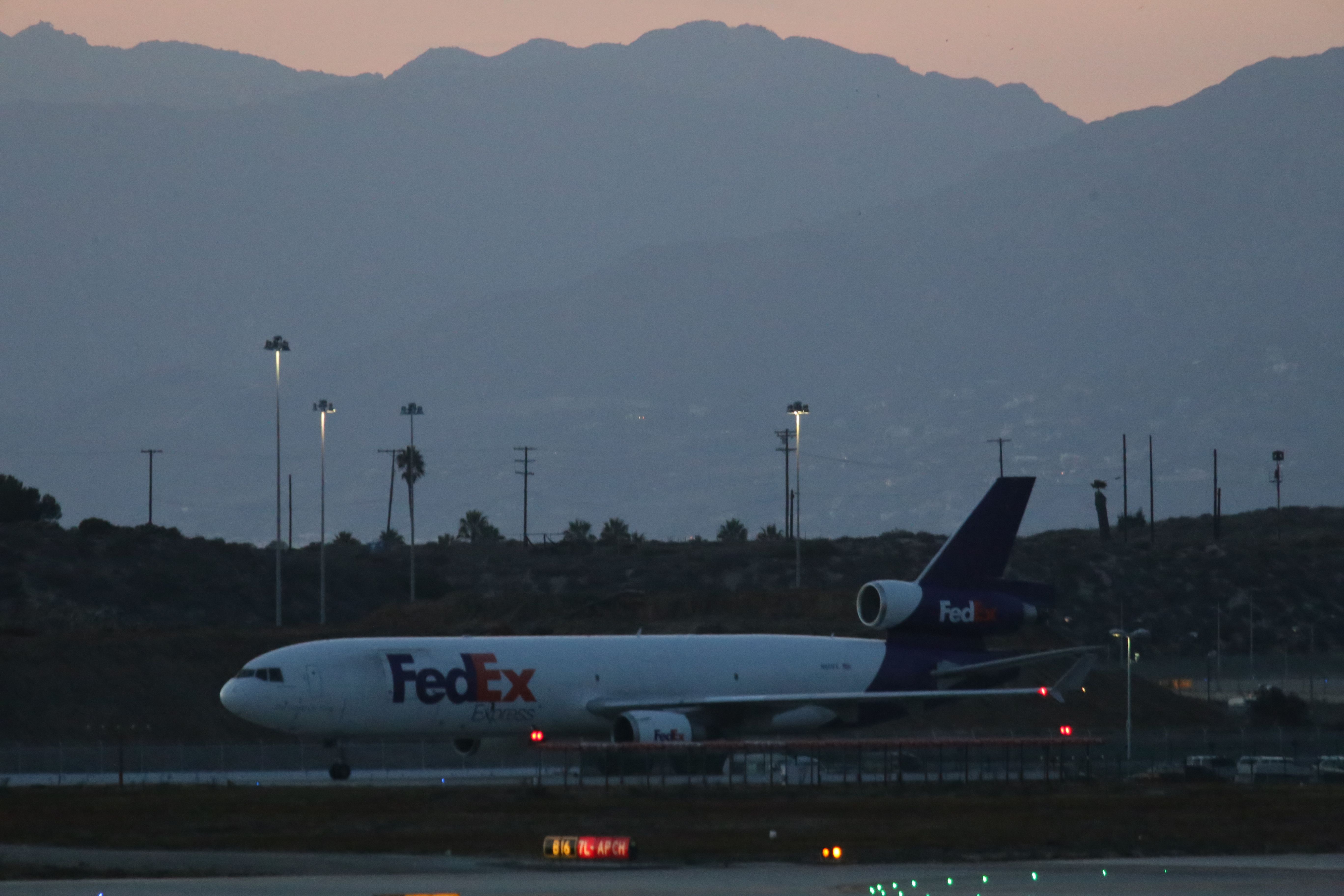 Boeing MD-11 (N601FE)