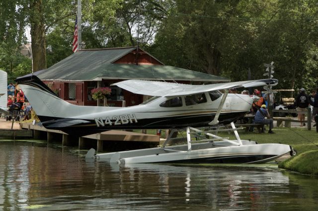 Cessna Skylane (N42BH) - MY FIRST PHOTO AT THE OSHKOSH SEAPLANE BASE 