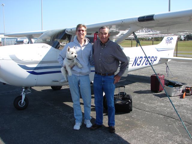 Cessna Skyhawk (N376SP) - Ken Hairr CFI flies to see in-laws