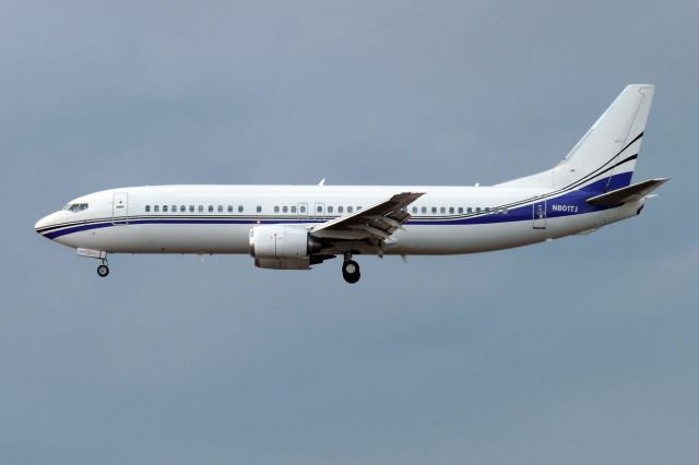 BOEING 737-400 (N801TJ)