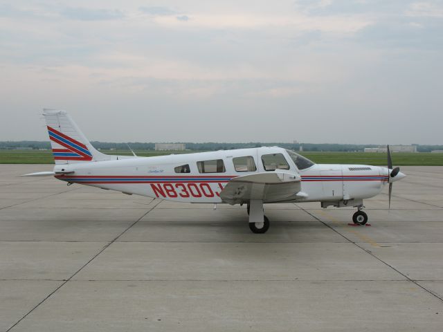 Piper Saratoga (N8300J)