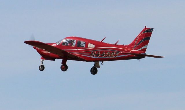 Piper Cherokee Arrow (N44327) - March of 2016