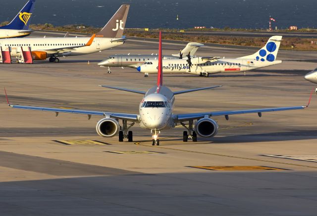 EMBRAER 195 (B-3265) - December 2017.