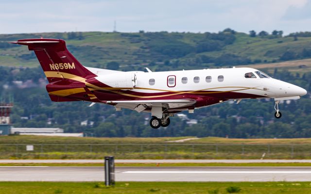 Embraer Phenom 300 (N859M)
