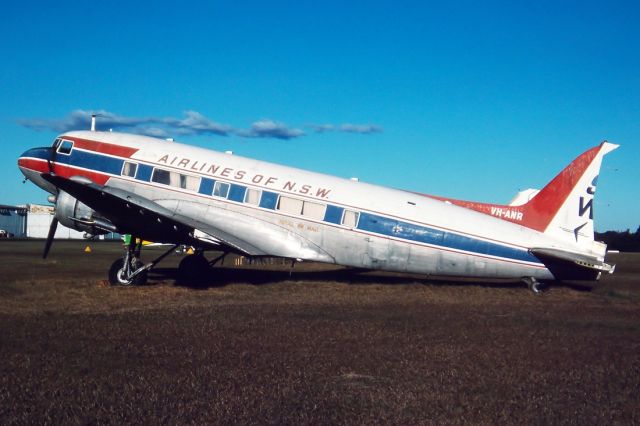 Beechcraft 55 Baron (VH-ANR) - AIRLINES OF NEW SOUTH WALES - DOUGLAS DC-3-G202A - REG : VH-ANR (CN 1944) - CAMDEN NSW. AUSTRALIA - YSCN (29/6/1988)35MM SLIDE SCANNED AT 6400 DPI.