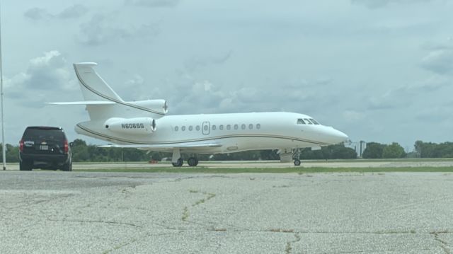 Dassault Falcon 900 (N606SG)